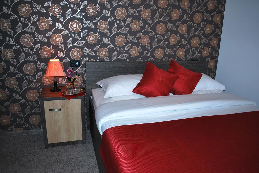 Hostel Harmonie Rădăuţi Zimmer foto