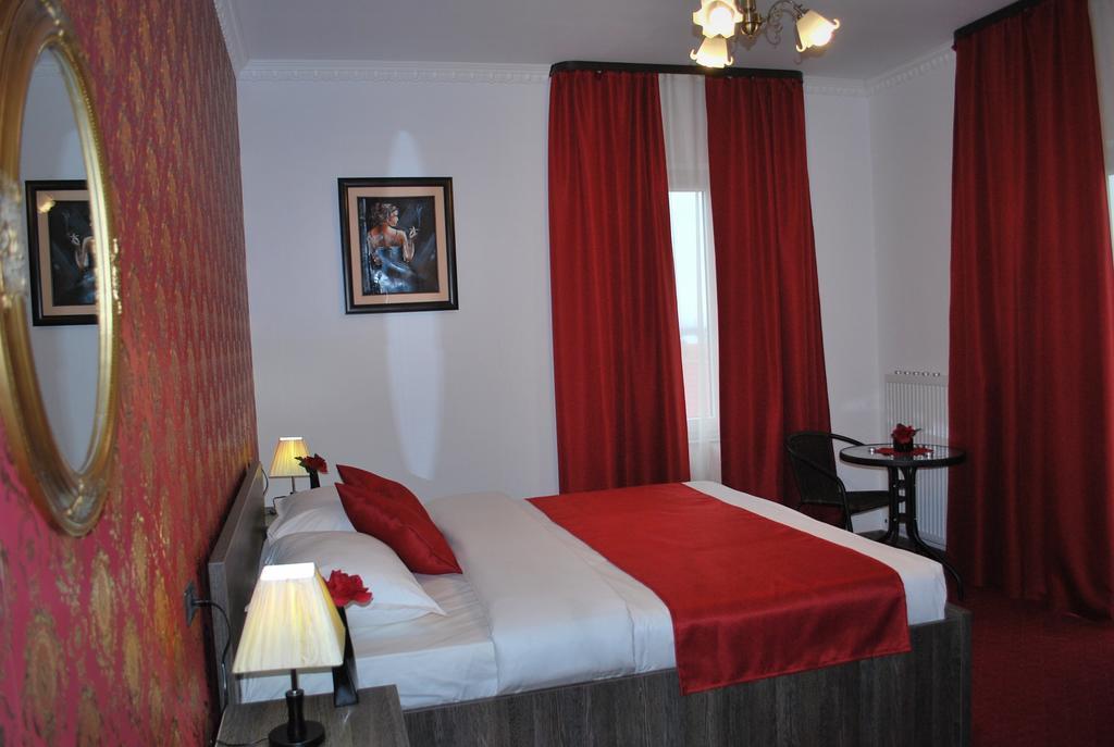 Hostel Harmonie Rădăuţi Zimmer foto