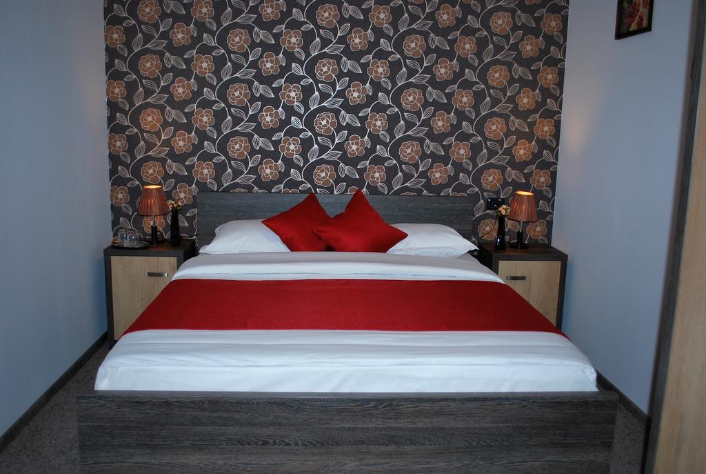 Hostel Harmonie Rădăuţi Zimmer foto
