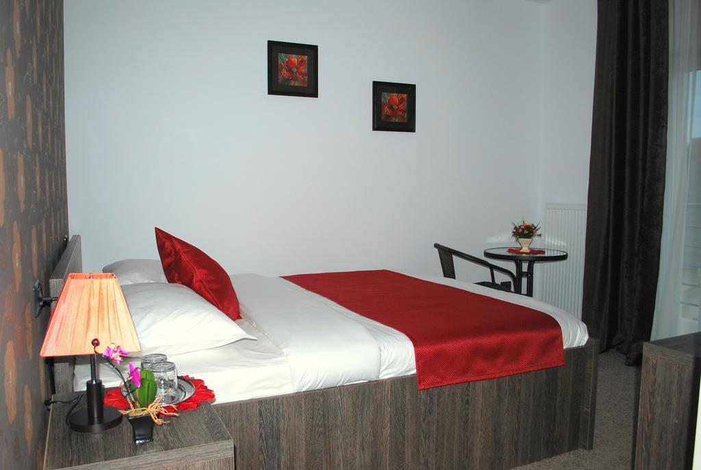 Hostel Harmonie Rădăuţi Zimmer foto