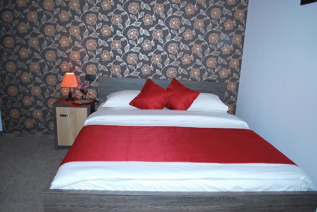 Hostel Harmonie Rădăuţi Zimmer foto