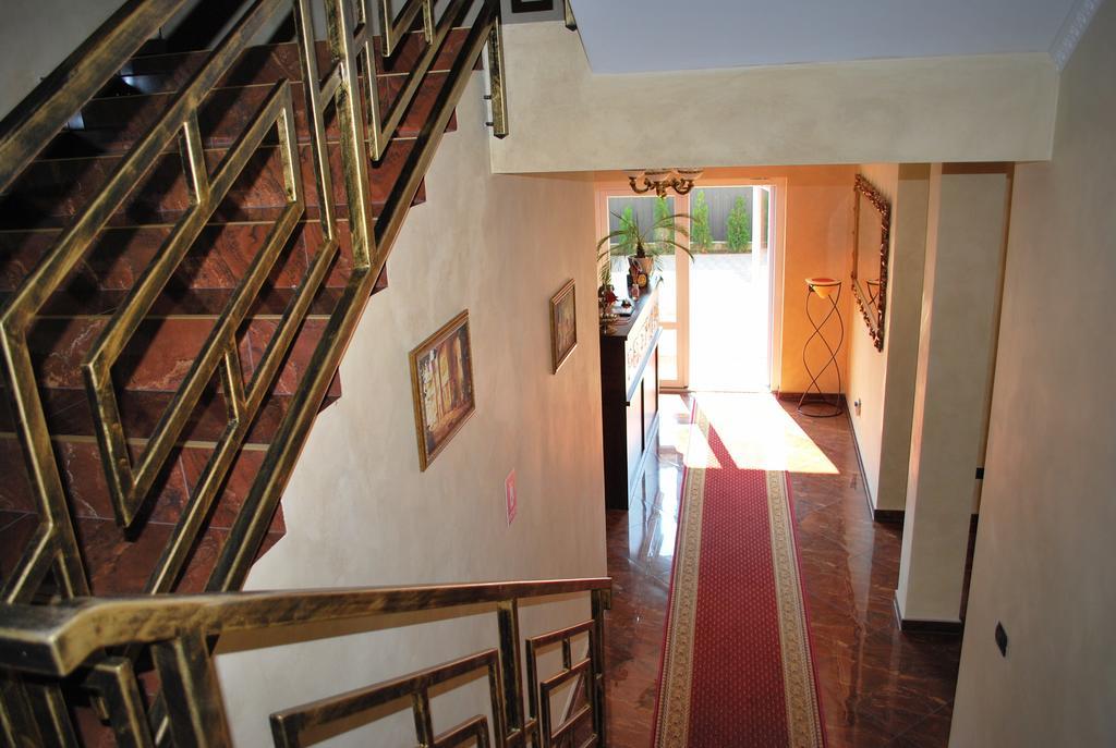 Hostel Harmonie Rădăuţi Exterior foto